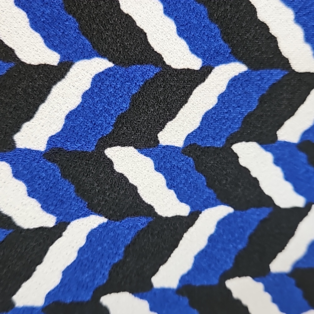 Chevron Patterned Blue Top - Picture 5 of 5